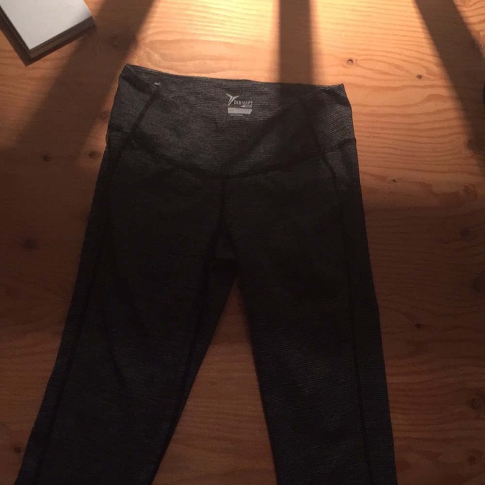 Gray athletic leggings